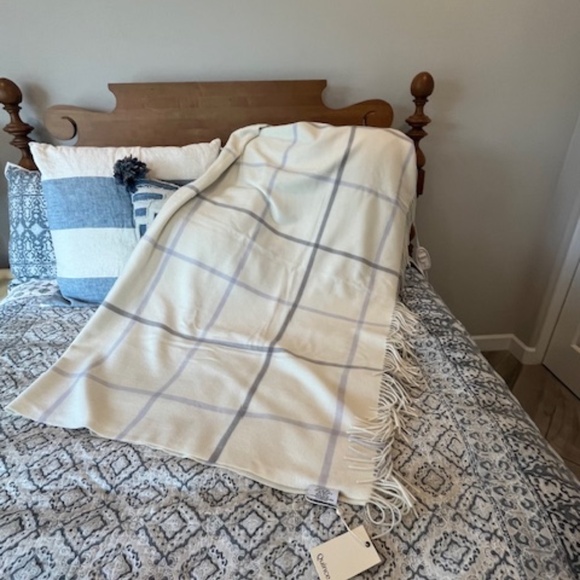 NWT QUINCE Ivory Grey Plaid Mongolian Cashmere Fringed Throw Blanket 50x60 Soft - Picture 4 of 6